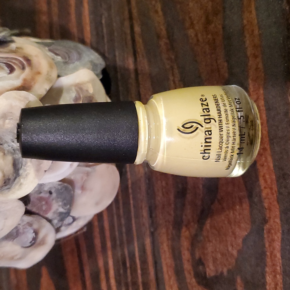 🎅China Glaze - Sun Upon My Skin NEW